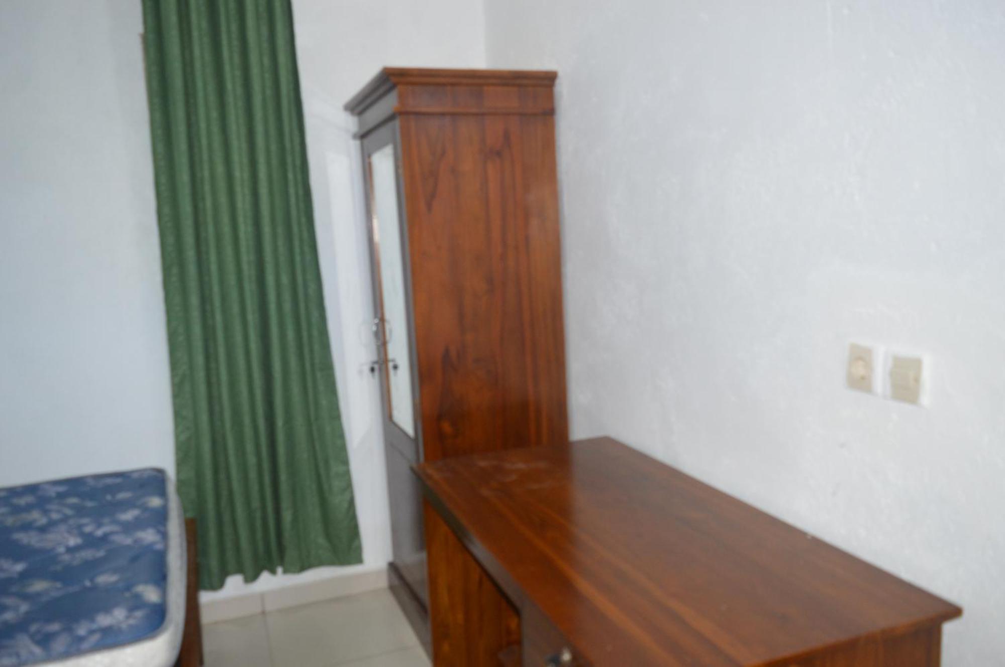Labuan Bajo Mahoni Guesthouse ภายนอก รูปภาพ